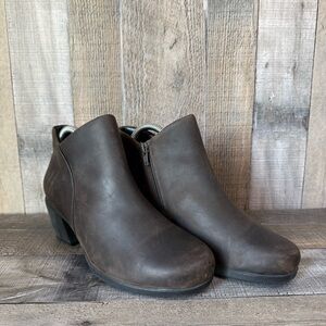 Womens Clarks Unstructured Brown‎ Leather Heeled Comfort Ankle Boots Size 7.5 M